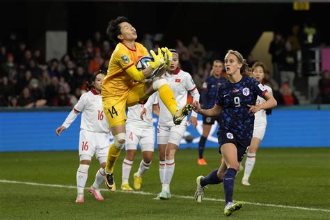 Netherlands blows out Vietnam 7-0 to win Group E at the Women’s World Cup